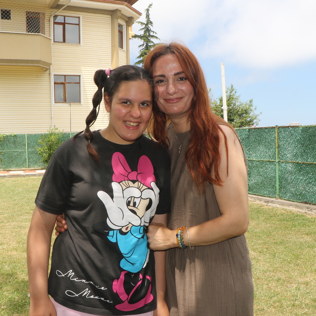 Özel gereksinimli kızı için verdiği mücadelede yeniden umut buldu