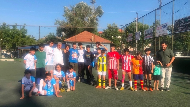 Kur'an kurslarında dostluk sahaya taşındı