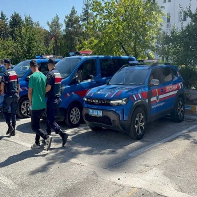 Burdur'da 7 ilçede "Narko Kapan" operasyonu: 2 tutuklama
