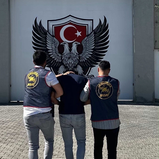 Iğdır'da uyuşturucu suçundan aranan firari yakalandı