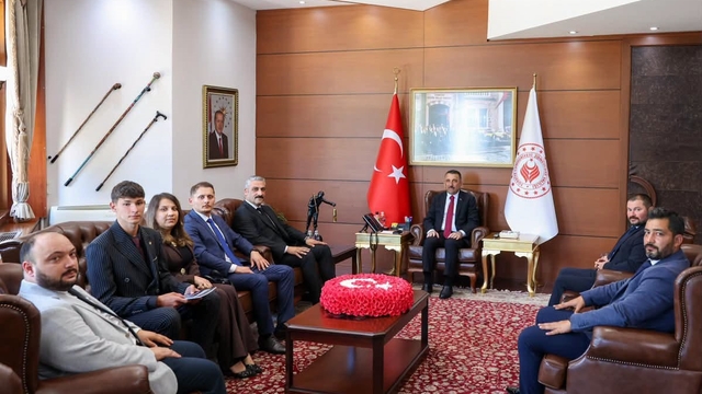 Vali Hacıbektaşoğlu, Ülkü Ocakları yönetimini kabul etti