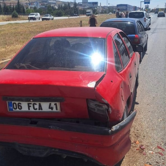 Kırıkkale'de 3 araçlı trafik kazası: 1 yaralı