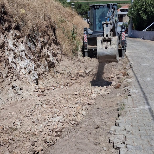 Şahinciler Mahallesi'nde yol genişletme çalışmaları başladı