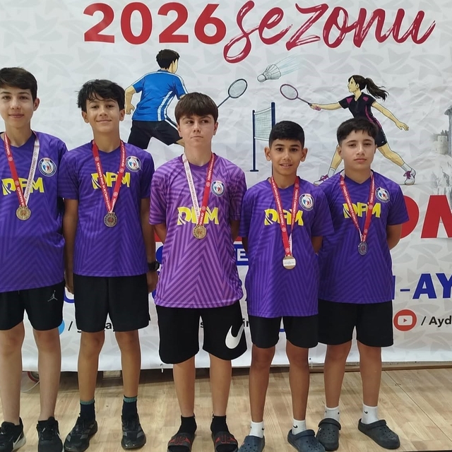 Aydınlı badmintoncular yarı finale yükseldi