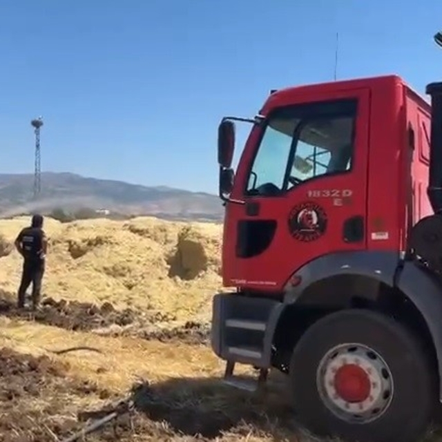 Elazığ'da saman yangını büyümeden söndürüldü