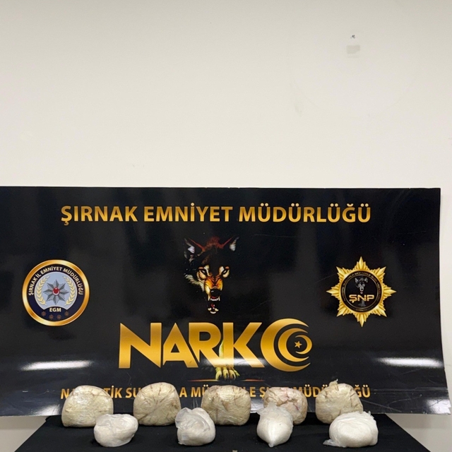 Şırnak'ta 1 milyon 950 bin liralık kaçak ürün ve uyuşturucu ele geçirildi:...