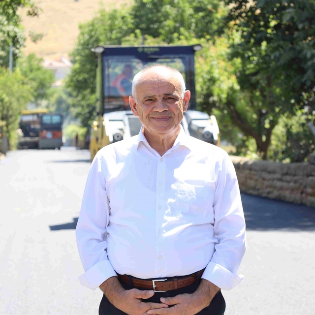 Yahyalı İsmet Mahallesi'nde sıcak asfalt serimi başladı