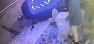 İlginç hırsızlık: Petshop önündeki mama kutusunu çaldı