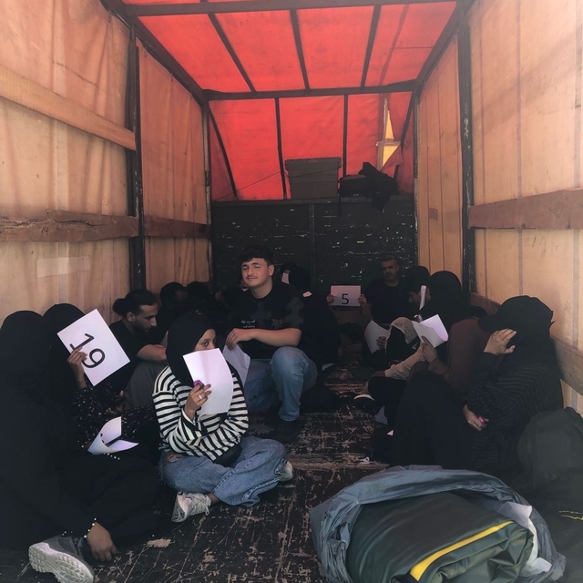 Edirne'de kapalı kasa kamyonette 20 düzensiz göçmen yakalandı