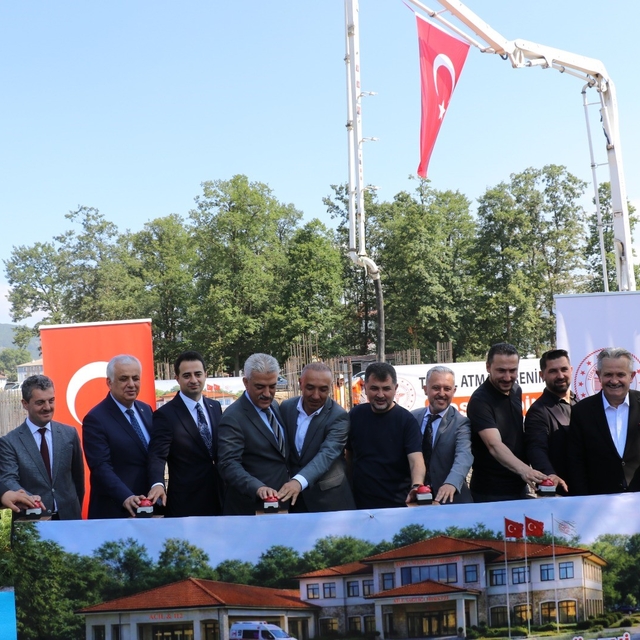 Cumayeri'nde sağlık hizmetleri tek çatı altında toplanıyor
Modern entegre s...