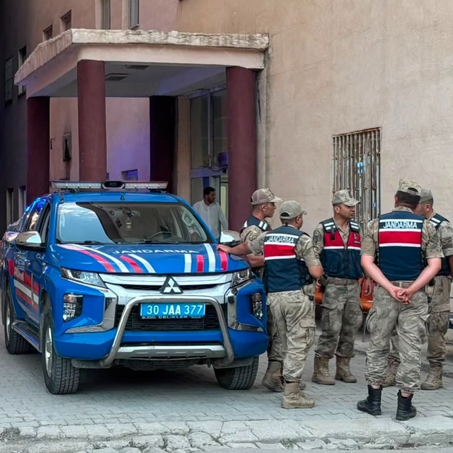 Ölen dağcının, 200 metre sürüklendikten sonra ipte asılı kaldığı bölge dron...