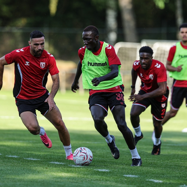 Samsunspor'un Hollanda kampı başladı