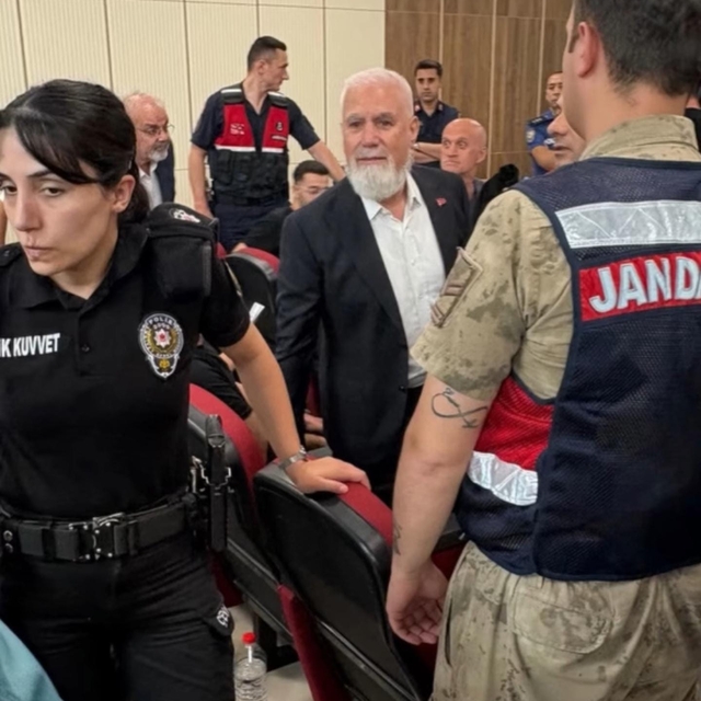 Görevden alınan Bursa Büyükşehir Belediye Başkanı Bozbey'in yargılanmasına...
