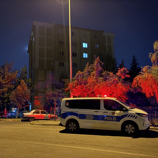 Kayseri'de 3'üncü kattan düşen çocuk ağır yaralandı