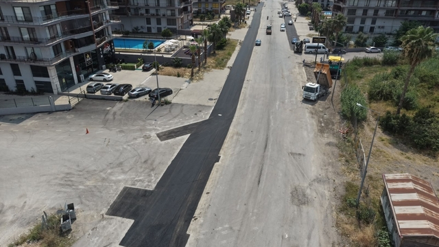 İskenderun Belediyesi, 27 ayda 111 kilometre yeni yolu hizmete açtı