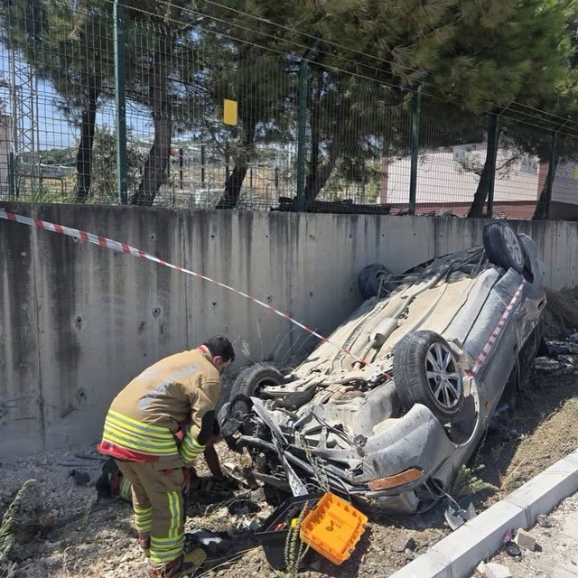 Antakya'da takla atan aracın sürücüsü yaralandı