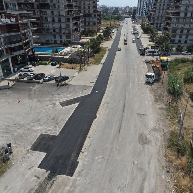İskenderun Belediyesi, 27 ayda 111 kilometre yeni yolu hizmete açtı