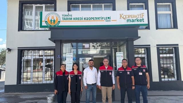 Kars'ta gübre denetimleri sıkılaştı
Tarım ve Orman Müdürü Enver Aydın: "Güvenli Üretim İçin Sahadayız"