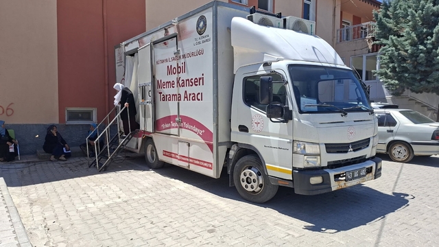 Hisarcık'ta meme kanseri için mobil tarama çalışmaları sürüyor