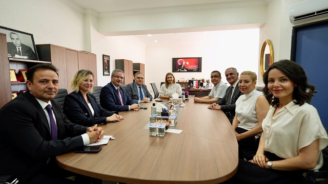 İl Milli Eğitim Müdürü Dr. Arpacı'dan LGS başarısıyla öne çıkan Gaziantep Kolej Vakfı Özel Okullarına anlamlı ziyaret