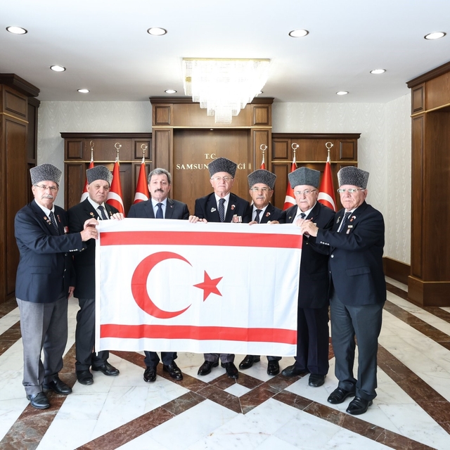 Kıbrıs Barış Harekatı'nın 52. yılı
Kıbrıs gazilerinden Vali Tavlı'ya ziyare...