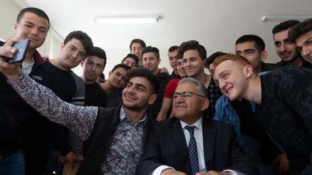 Başkan Büyükkılıç'tan üniversite adaylarına güven veren davet: "Aradığınız her şey Kayseri'de"
