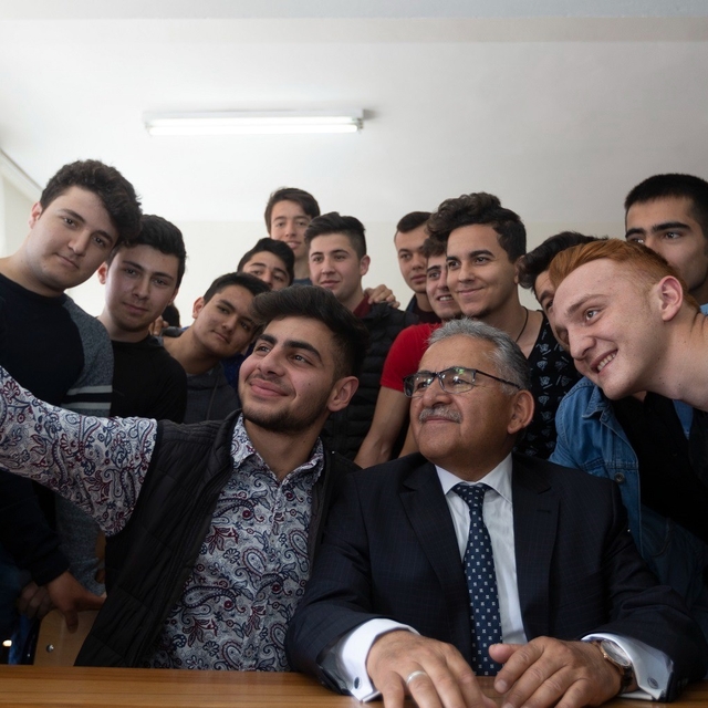 Başkan Büyükkılıç'tan üniversite adaylarına güven veren davet: "Aradığınız...