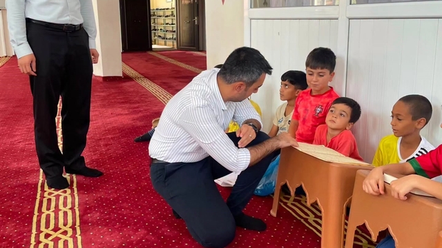 Dicle Kaymakamı Atış, Kur'an kursu öğrencileriyle bir araya geldi