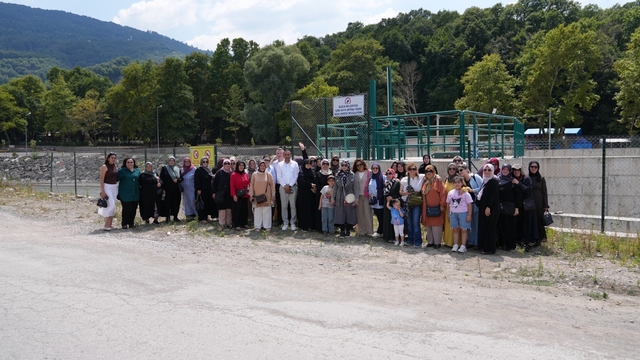 Düzce'de kadınlar keşifte
Düzce Belediyesi yatırımlarını kadınlar yerinde gördü