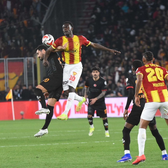 Göztepe Juan ve Dennis'i saklıyor