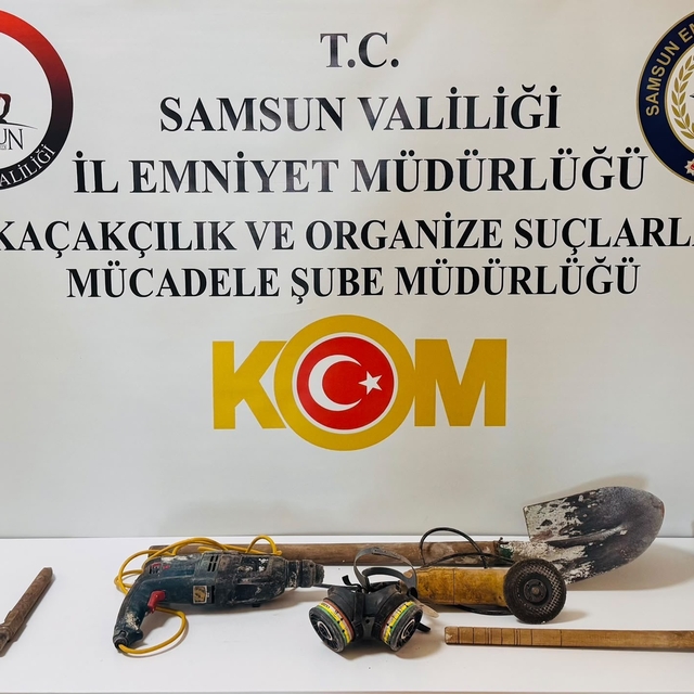 Halı altındaki gizli geçit kaçak kazıyı ortaya çıkardı