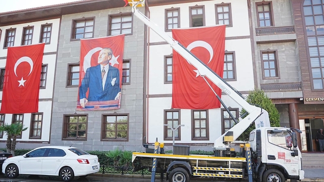 Hibe araç Germencik Belediyesi'nin hizmetine girdi
