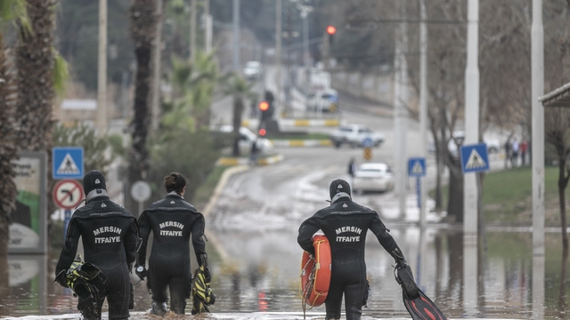 Mersin'de itfaiye yılın ilk yarısında 8 bin 37 vakaya koştu
