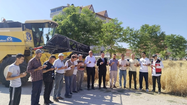 Aslanapa'da hububat hasadı dualarla başladı