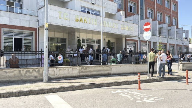 Adliyede çıkan yangın, büyümeden söndürüldü
