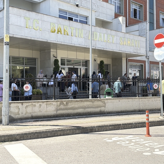 Adliyede çıkan yangın, büyümeden söndürüldü