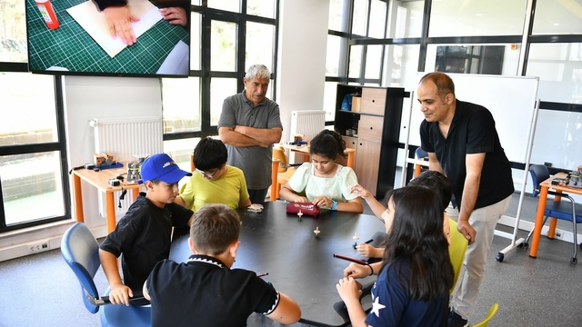 Geleceğin bilim insanları Yeşilyurt bilim merkezi'nde yetişiyor