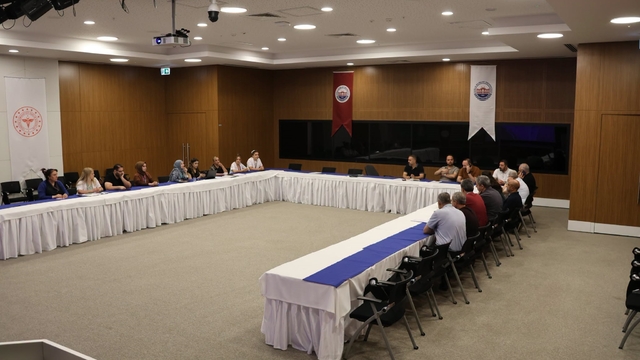 Fethi Sekin Şehir Hastanesi'nde çalışan memnuniyeti ele alındı