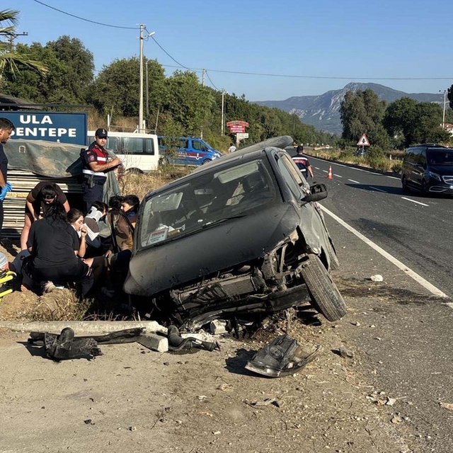 Minibüs şarampole devrildi: 6 yaralı