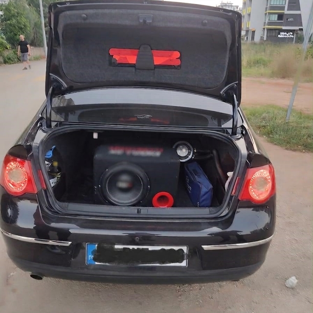 Yüksek sesli müzik ve abartı egzozla araç kullanan sürücülere 113 bin 719 T...