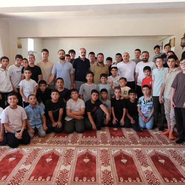 Yaz Kur'an kursu öğrencilerine dijital farkındalık eğitimi