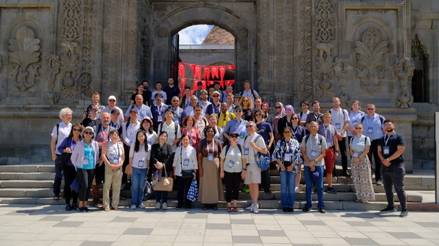 Yapay zekâ çağında kimya eğitiminin kalbi Erzurum'da attı