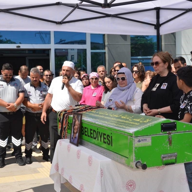 Sinop'ta hayatını kaybeden doktor son yolculuğuna uğurlandı