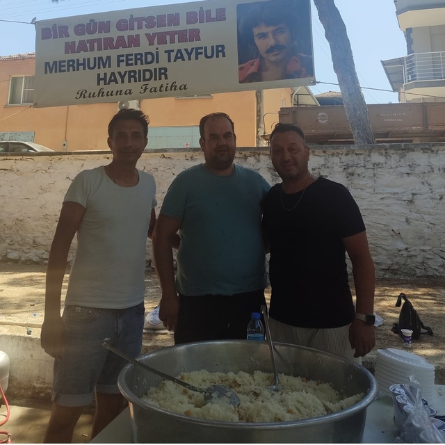 Hayranları, Ferdi Tayfur için hayır yaptı