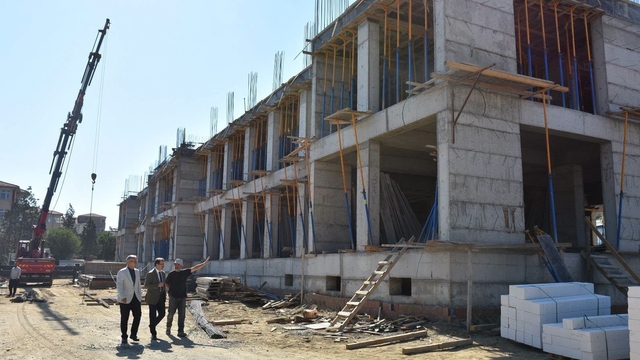 Salihli'de iki yeni okul yükseliyor