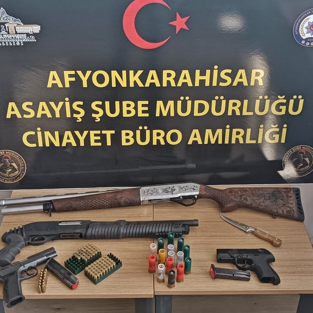 Polis telefon dolandırıcılarının 3 milyonluk oyununu bozdu