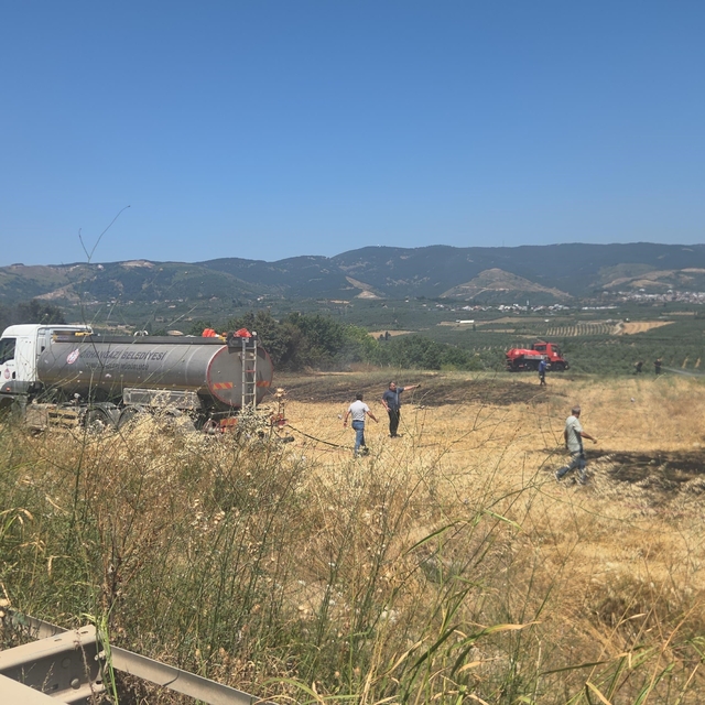Otluk alanda çıkan yangın korkuttu