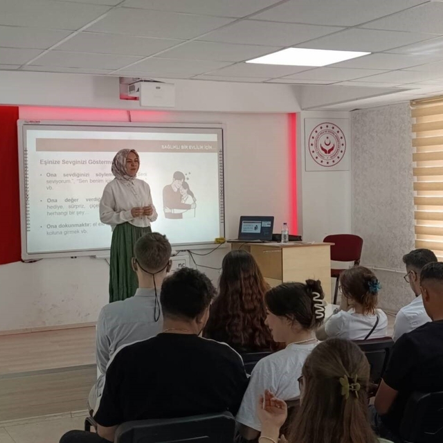 Aksaray'da çiftlere evlilik öncesi eğitim veriliyor