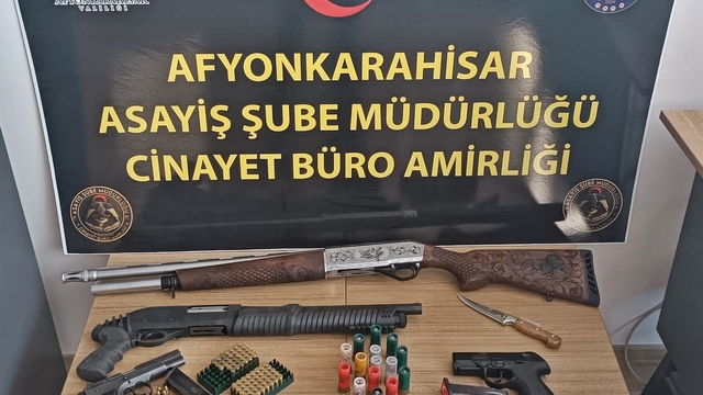 Polis telefon dolandırıcılarının 3 milyonluk oyununu bozdu