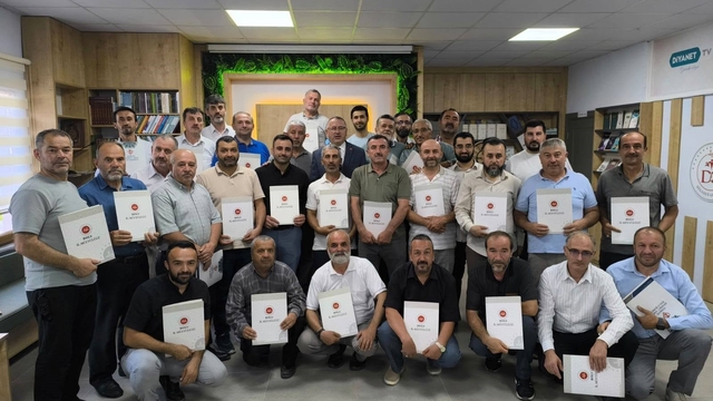 Bolu'da gönüllü din görevlilerine başarı belgesi